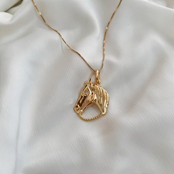 Colar Feminino Cavalo com Rédea Banhado a Ouro 18K