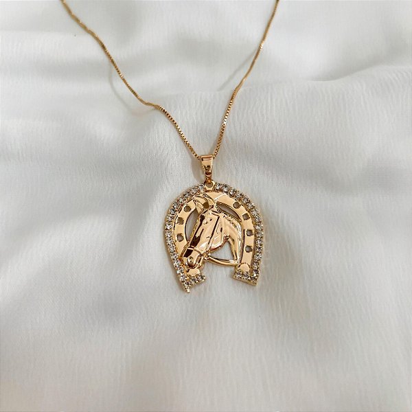 Colar Feminino Cavalo e Ferradura Brilho Banhado a Ouro 18K