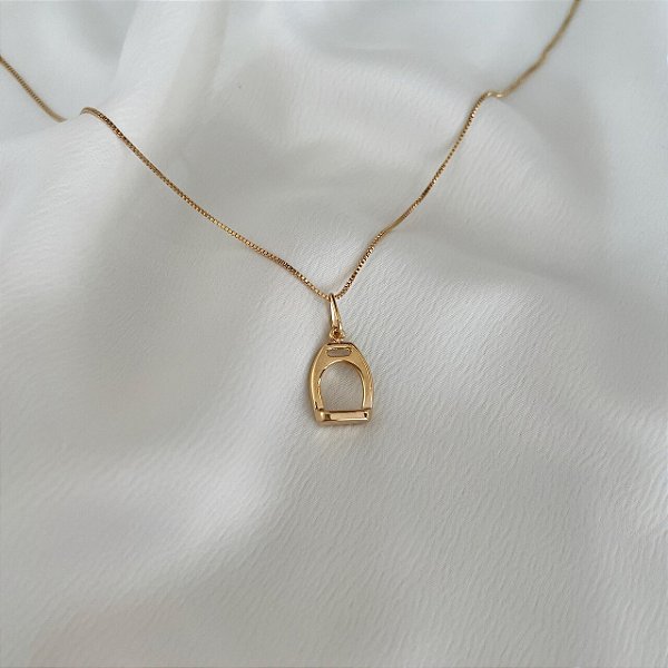 Colar Feminino Estribo Delicado Banhado a Ouro 18K