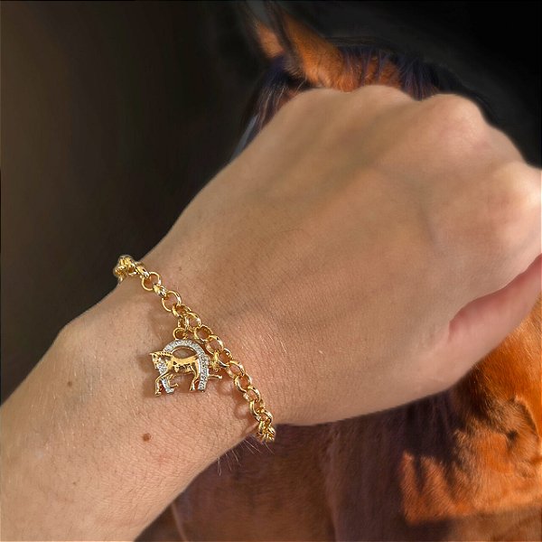 Pulseira Feminina Cavalo e Ferradura no Elo Português Banhada a Ouro 18K