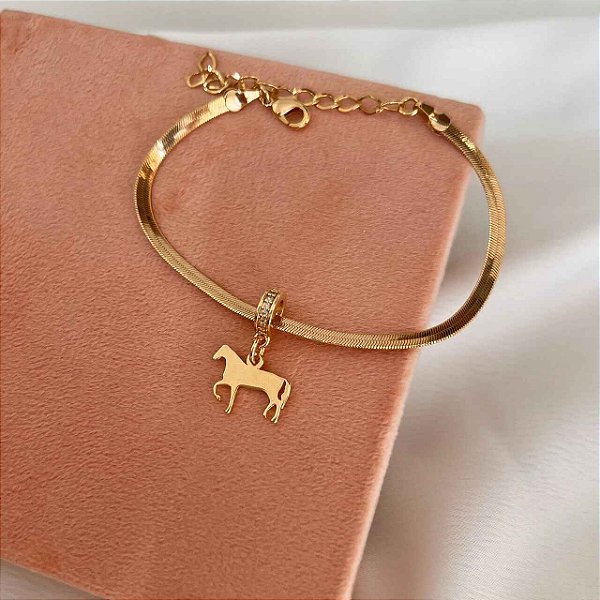 Pulseira Feminina com Fita e Berloque de Cavalo Banhada a Ouro 18K