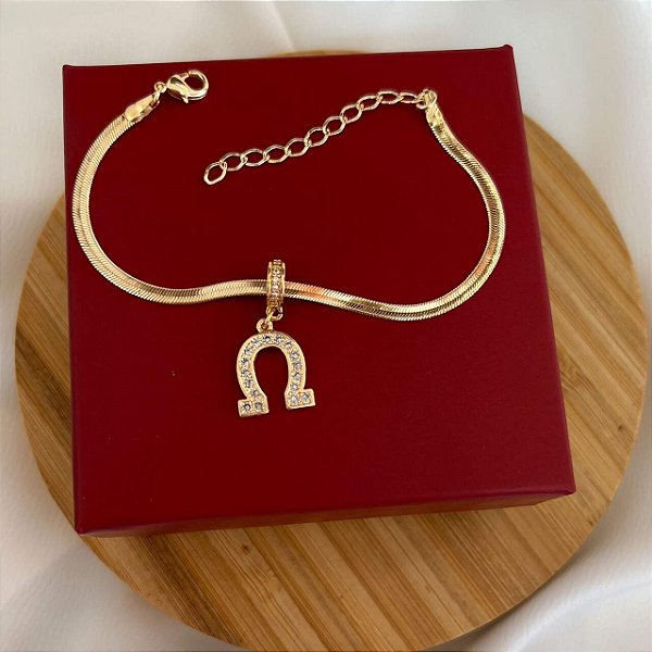 Pulseira Feminina com Fita e Berloque de Ferradura Banhada a Ouro 18K