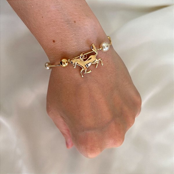 Pulseira Feminina com Pérolas e Bolas Douradas com Cavalo Banhada a Ouro 18K