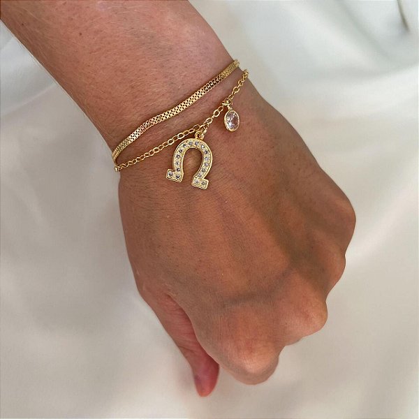 Pulseira Feminina Dupla com Ferradura Cravejada e Coração Banhada a Ouro 18K