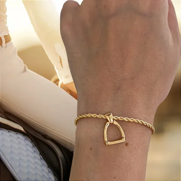 Pulseira Feminina Estribo no Cordão Baiano Banhado a Ouro 18k