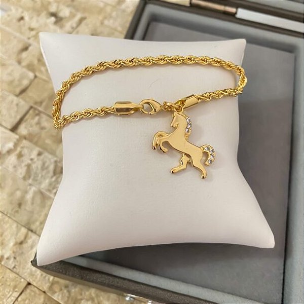 Pulseira Feminina Cavalo Cravejado no Cordão Baiano Banhado a Ouro 18k