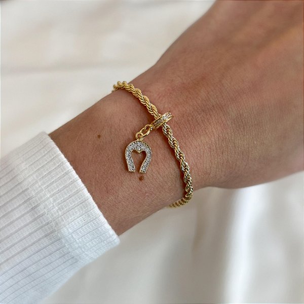 Pulseira Feminina Berloque Mangalarga com Zircônia no Cordão Baiano Banhado a Ouro 18k