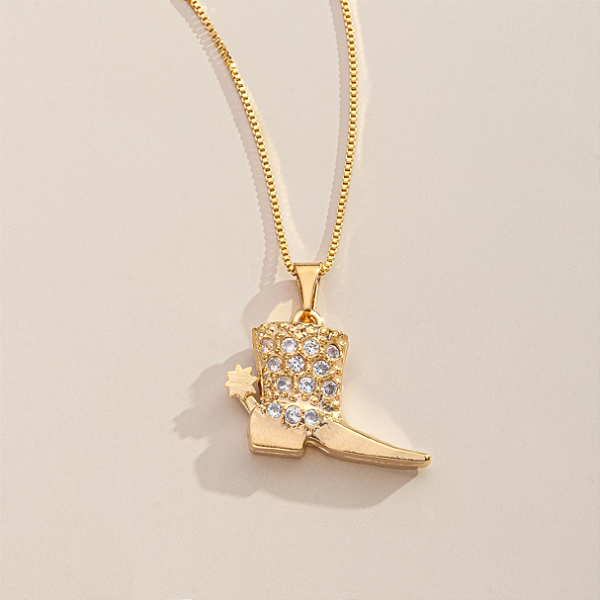 Colar Feminino Bota Cravejada Banhado a Ouro 18K