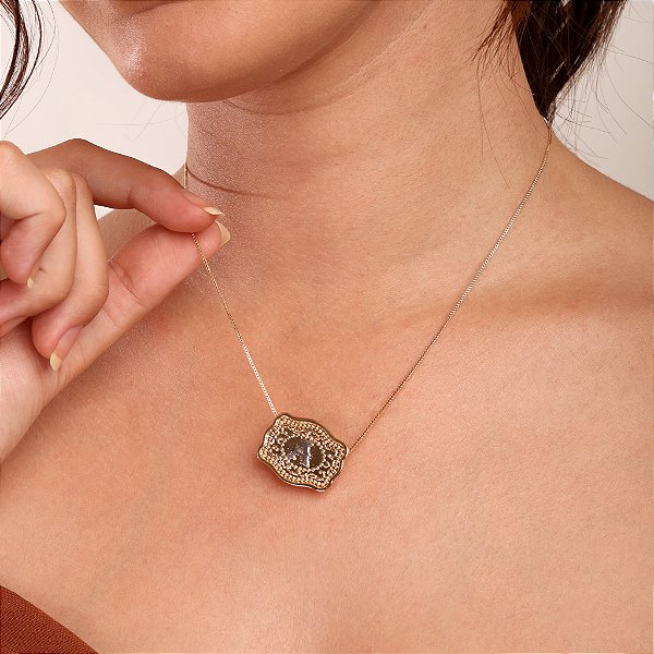 Colar Fivela Letra Banhado a Ouro 18k