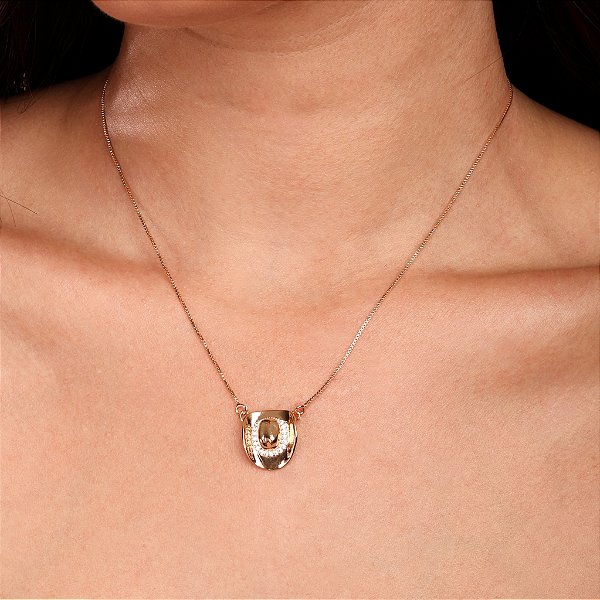 Gargantilha Chapéu Western Cravejado em Zircônias Banhado Ouro 18k