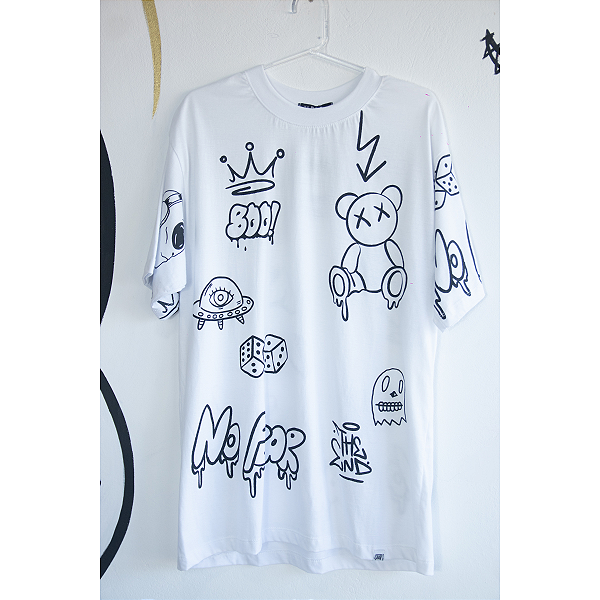 Camiseta Oversized Grafitada
