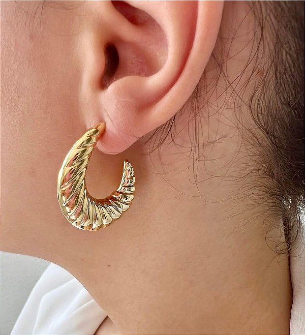 Brinco Argola Croissant- Ouro 18K