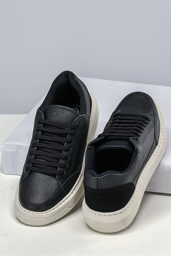 TÊNIS O EM COURO COM ELÁSTICO PRETA