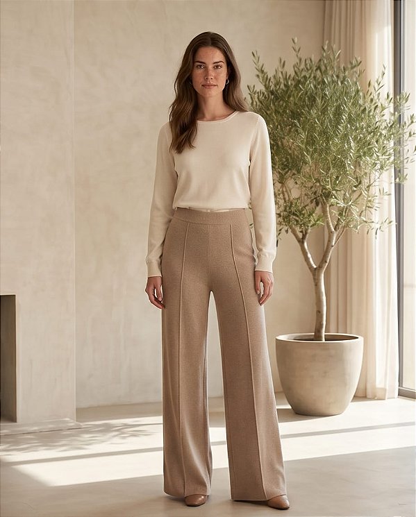 Calça Pantalona em Tricot com Friso (BEGE)