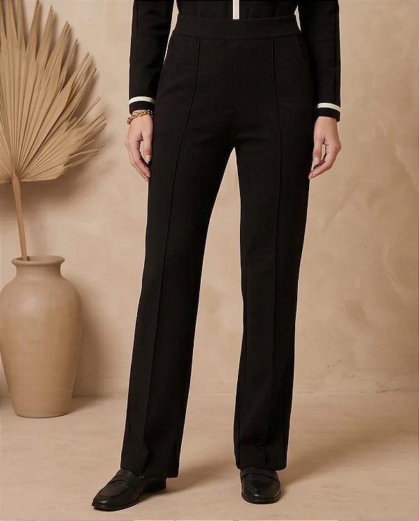 Calça em tricot com friso (PRETO)