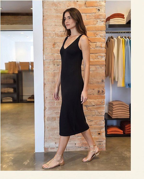 VESTIDO MIDI DECOTE V EM TRICÔ