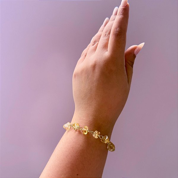 Pulseira Citrino com Elo Dourado – Prosperidade, Alegria e Confiança