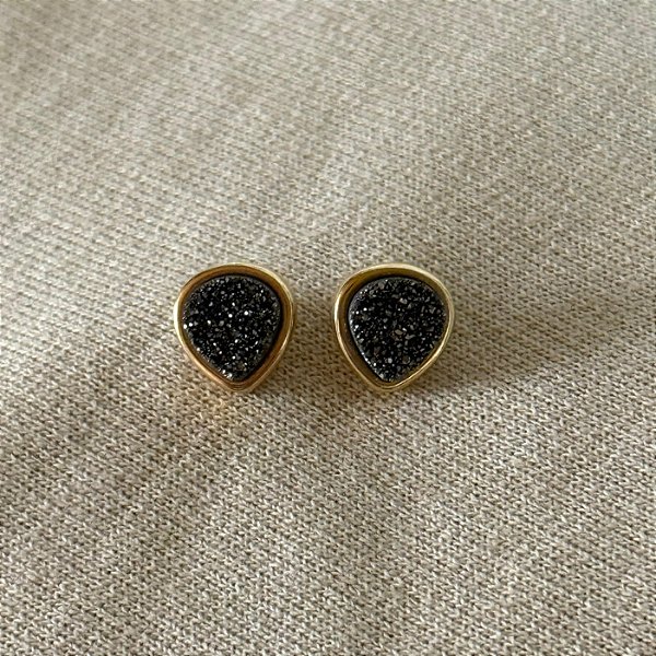 Brinco Semijoia Gota de Pirita – Proteção e Prosperidade | Banho de Ouro 18k