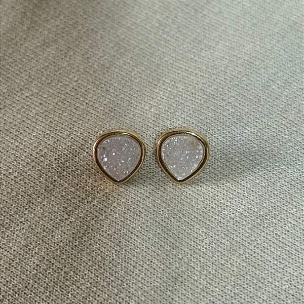 Brinco Semijoia Gota de Quartzo Branco – Pureza e Clareza | Banho de Ouro