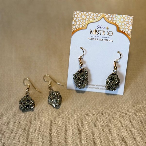 Brinco Pirita Bruta – Pedra Natural da Prosperidade e Proteção