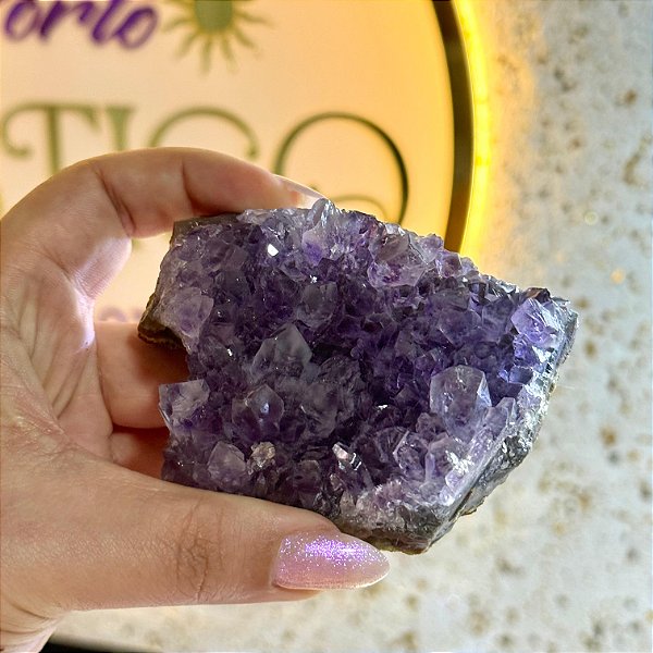 Drusa de Ametista Média – Elevação Espiritual e Purificação Energética