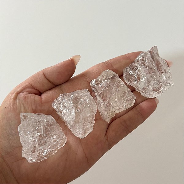 Quartzo Cristal Bruto – Clareza, Amplificação e Energia Pura