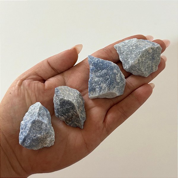 Quartzo Azul Bruto – Calma, Clareza Mental e Comunicação