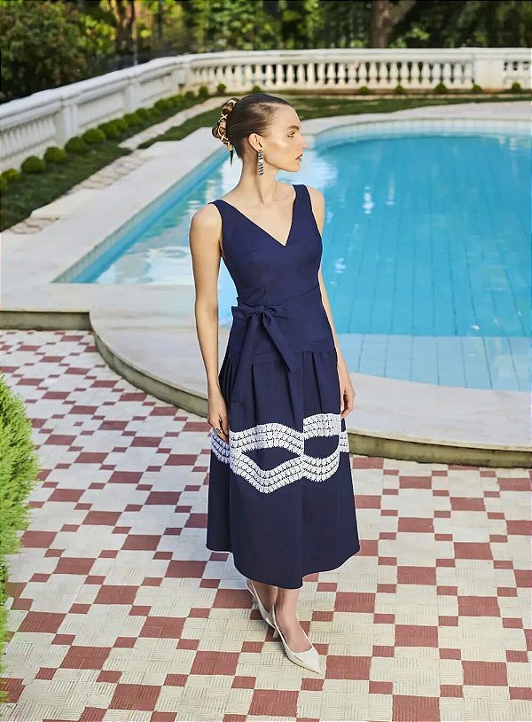 Vestido Midi Evasê Detalhe Renda