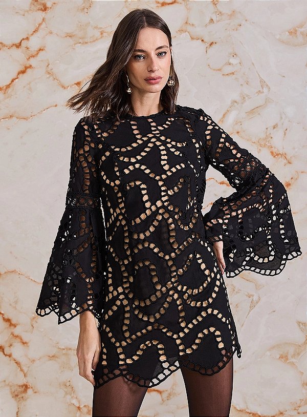 Vestido Curto Algodão Bordado