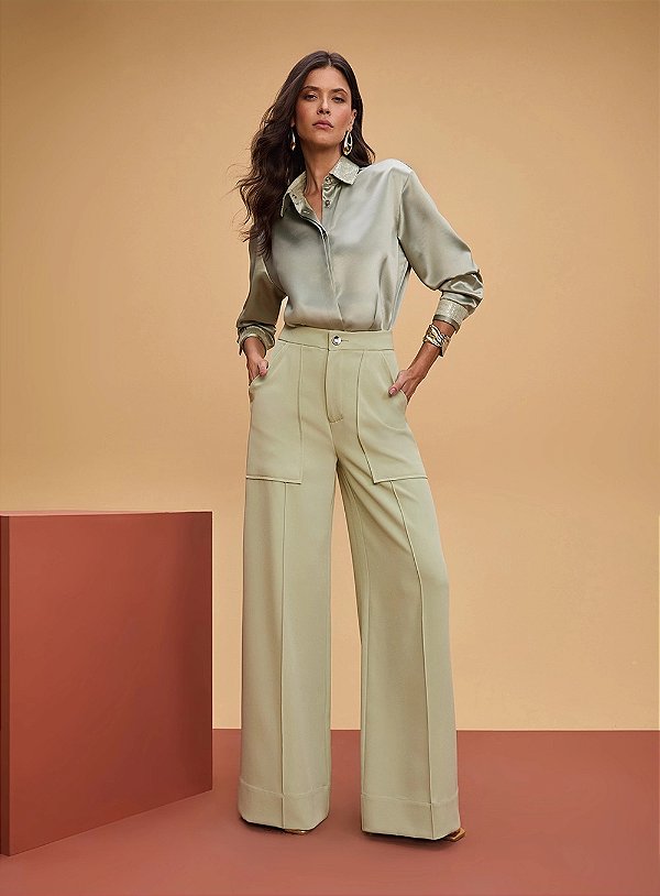 Calça Alfaiataria Bolsos Aplicados