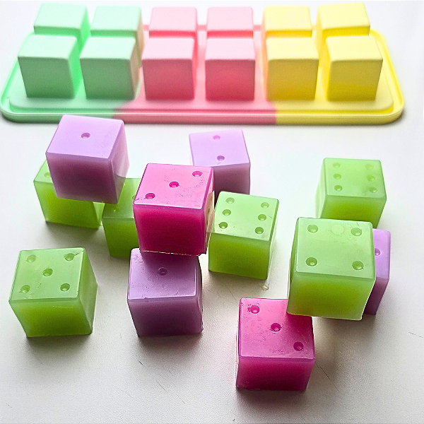 MOLDE FORMA DE SILICONE DADO 12 CAV 25 X 10,7 CM