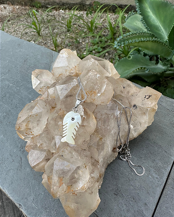 Cordão Peixe Madre Pérola