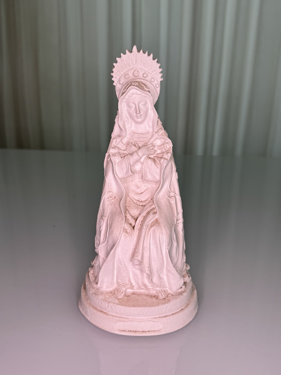 Nossa Senhora das Dores Sentada