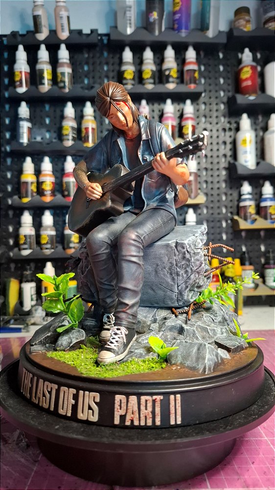 Diorama Ellie  The Last of Us Part II em escala 1:8 com 22cm de altura