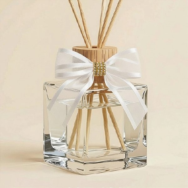 Laço Com Strass Dourado - Branco - 8x8cm - 1 unidade - Rizzo