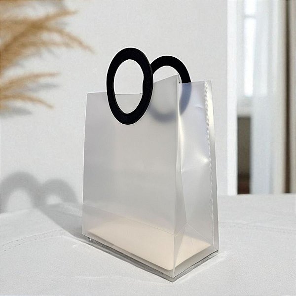 Sacola Transparente Fosca PVC com Alça Redonda de Couro Preto - 19x16x8cm  - 1 unidade - Rizzo