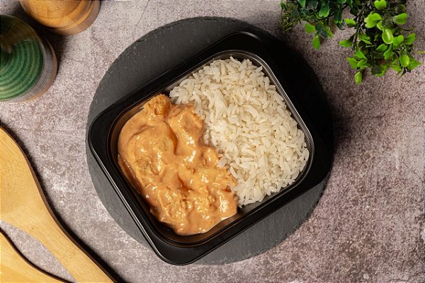 Strogonoff de Frango com Arroz Branco - 250 gr