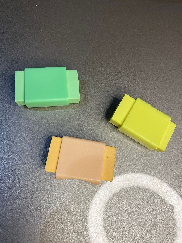 Borracha Escolar Colorida com Capa Protetora Onda