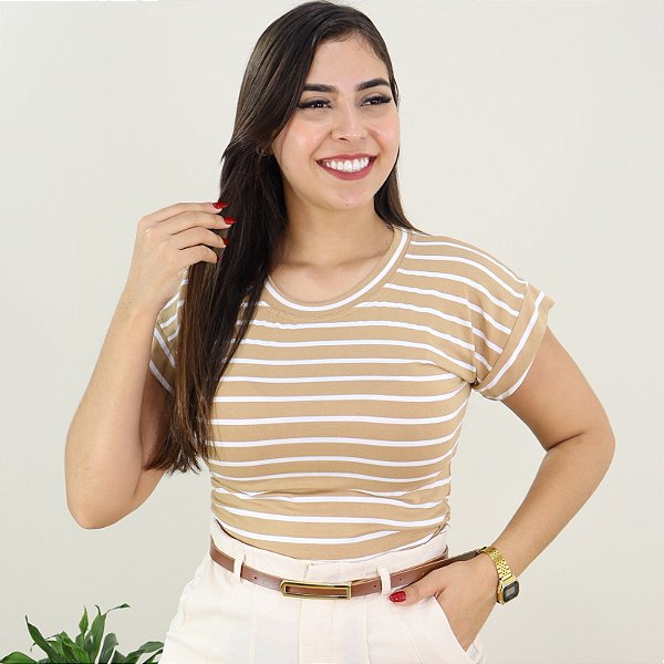 Blusa Feminina Modelo Manga Japonesa Curta Listrada de Malha Tendência