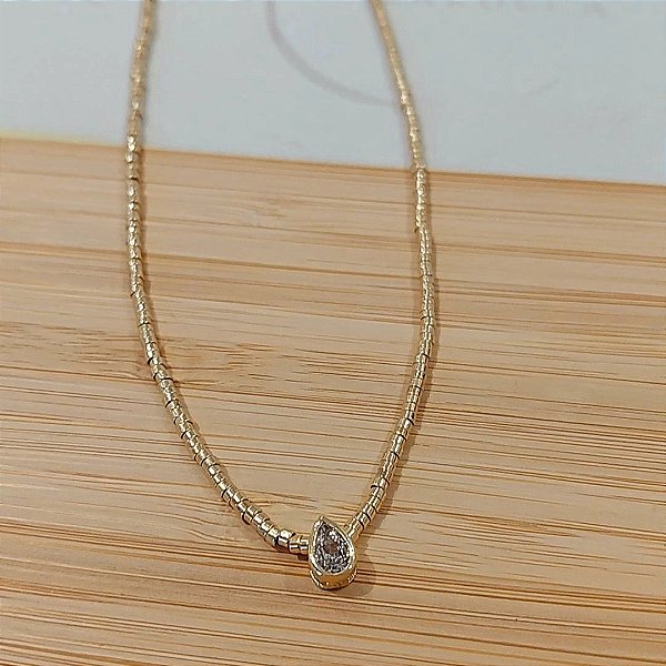 Colar canutilhos baa ouro com gota de zircônia