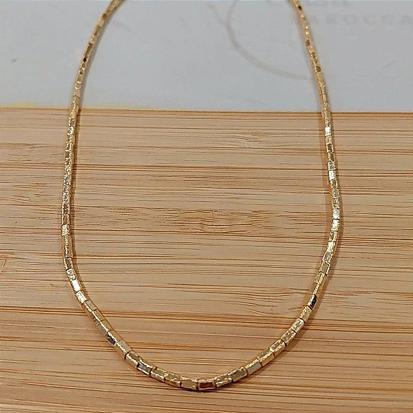 Colar canutilhos fosco banhado a ouro