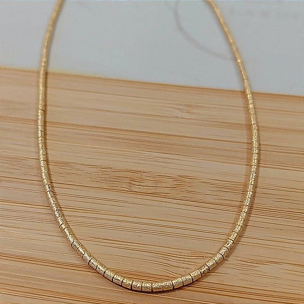 Colar canutilhos fosco banhado a ouro