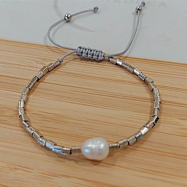 Pulseira canutilhos banhadas a rodio fosco e pérola água doce