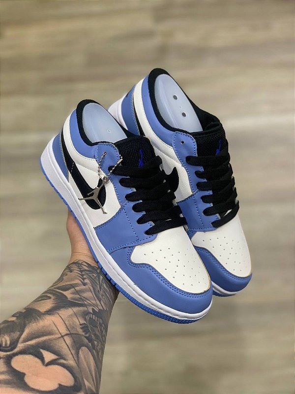 Tênis Air Jordan 1 Low Premium Azul Branco