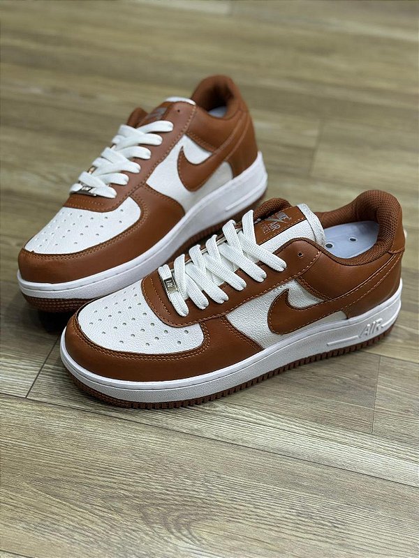 Tênis Nike Air force Premium Branco Marrom