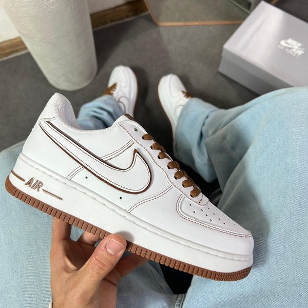 Tênis Nike Air Force 1 Premium - Estilo e Conforto em Cada Passo