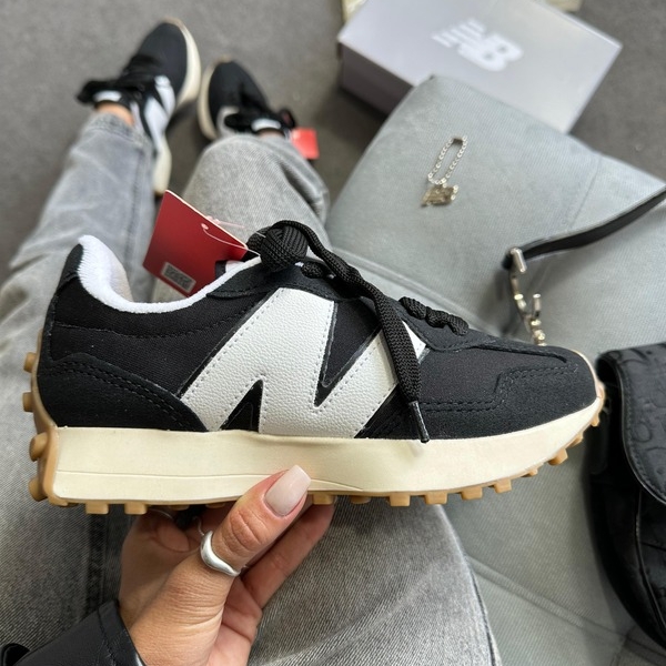 Tênis New Balance 327 - Estilo e Conforto em Cada Passo