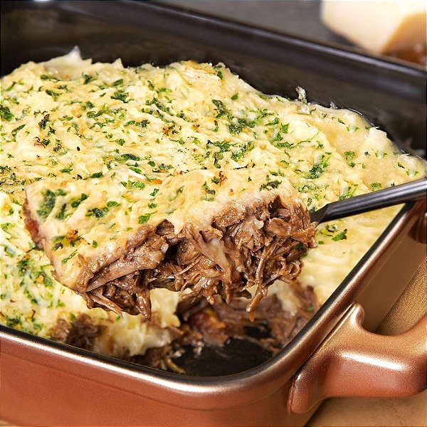 Escondidinho de carne desfiada e mandioca