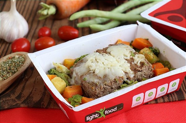 Bolo de Carne Na Cama de Legumes