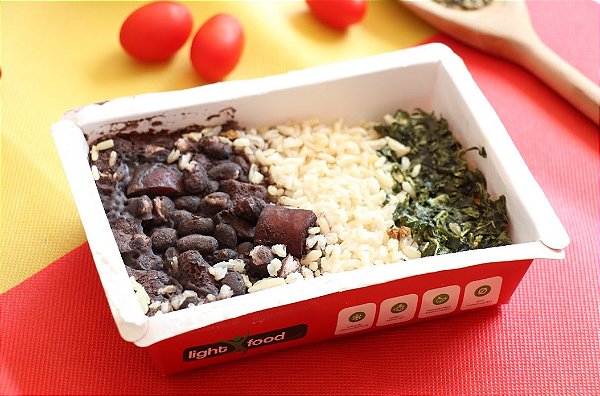Feijoada Light Arroz Integral, Farofa e Couve